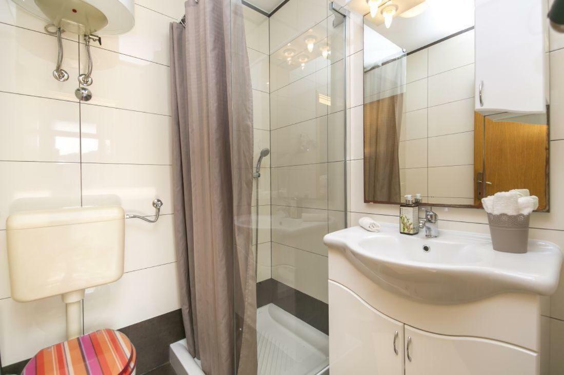 Apartments With Wifi Rabac, Labin - 17261 外观 照片